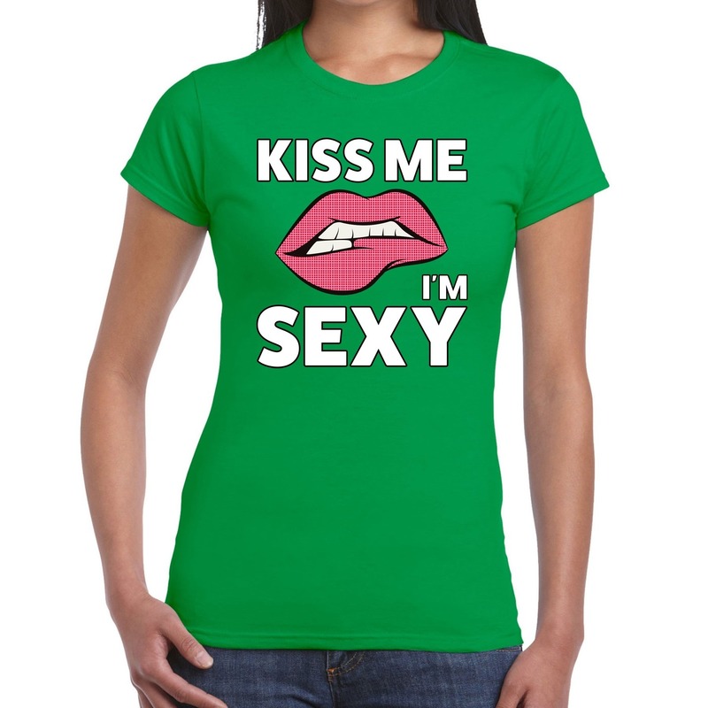 Kiss me i am sexy groen fun t shirt voor dames