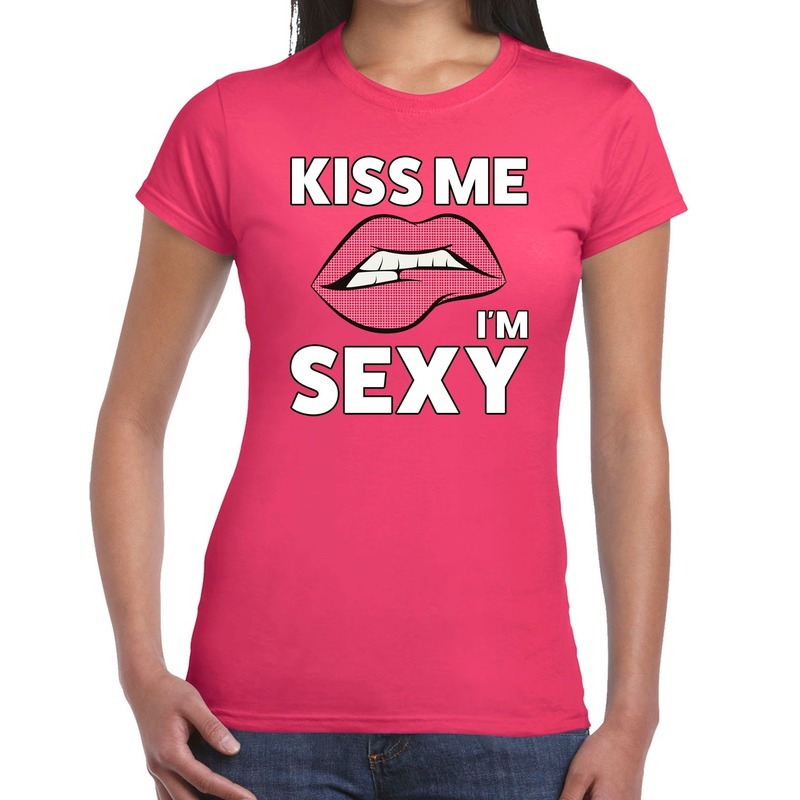 Kiss me i am sexy roze fun t shirt voor dames